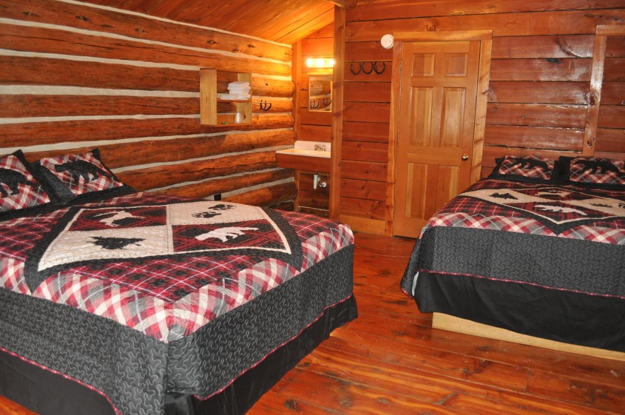 Crooked Creek Guest Ranch Hotell Dubois Exteriör bild