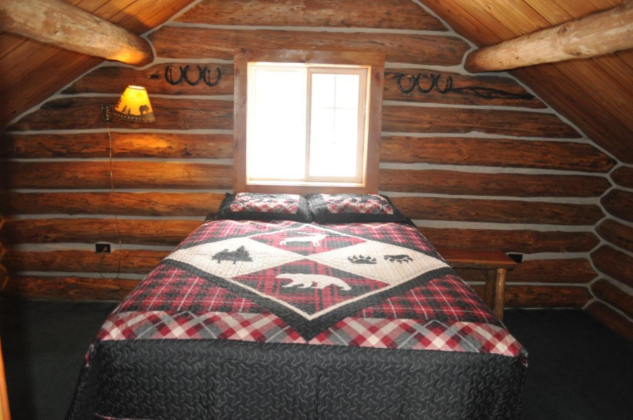 Crooked Creek Guest Ranch Hotell Dubois Exteriör bild