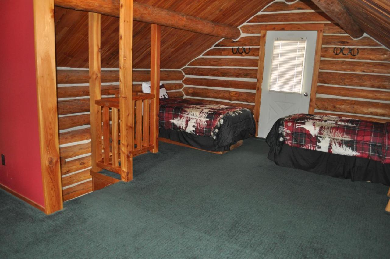 Crooked Creek Guest Ranch Hotell Dubois Exteriör bild