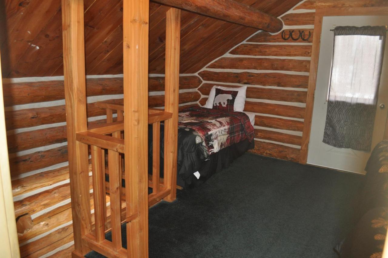 Crooked Creek Guest Ranch Hotell Dubois Exteriör bild