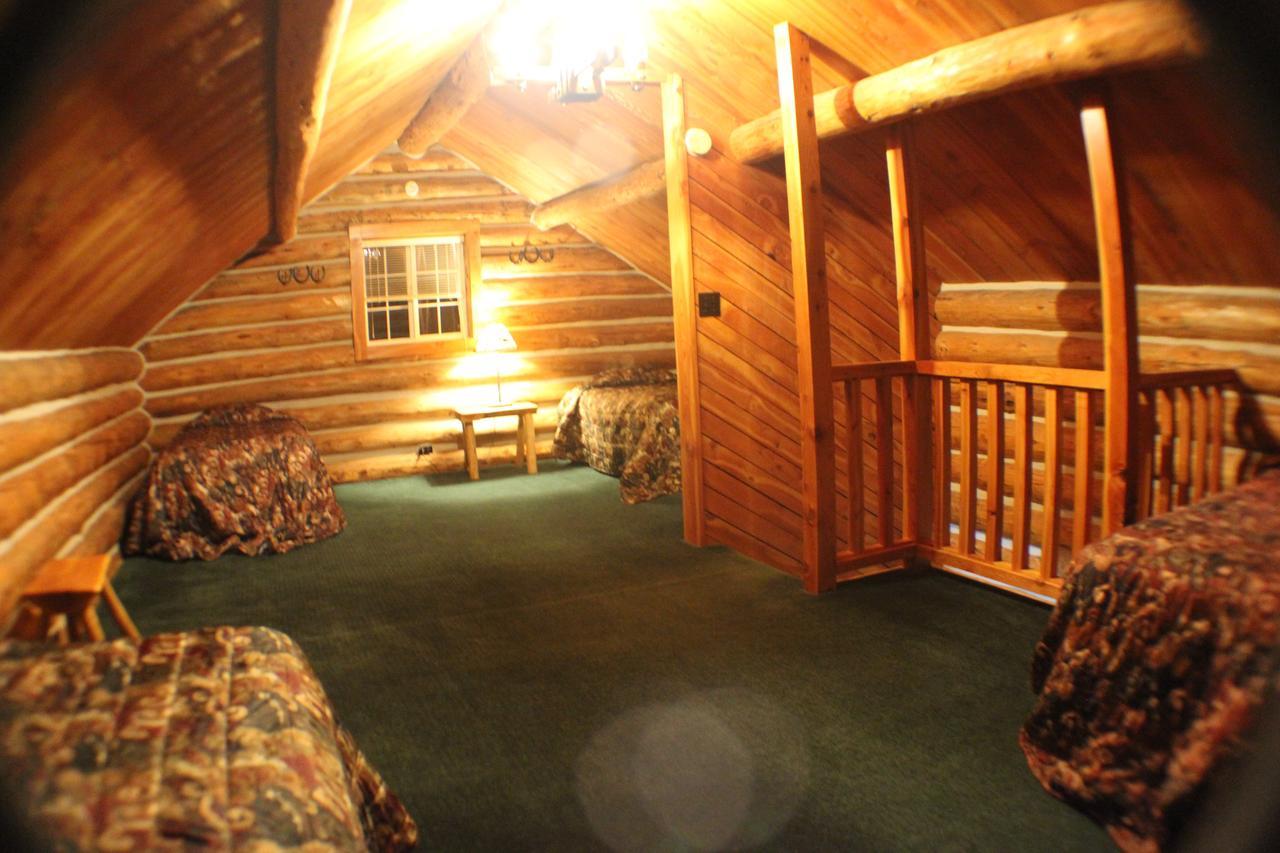 Crooked Creek Guest Ranch Hotell Dubois Exteriör bild